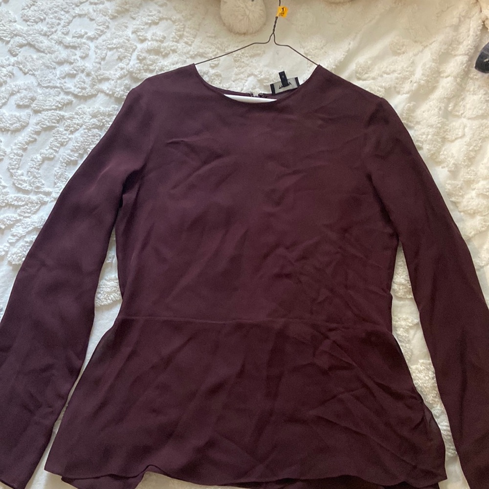 Red theory top